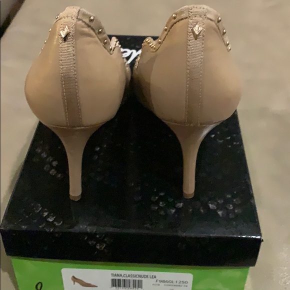 Shoes - Picture 3 of 4